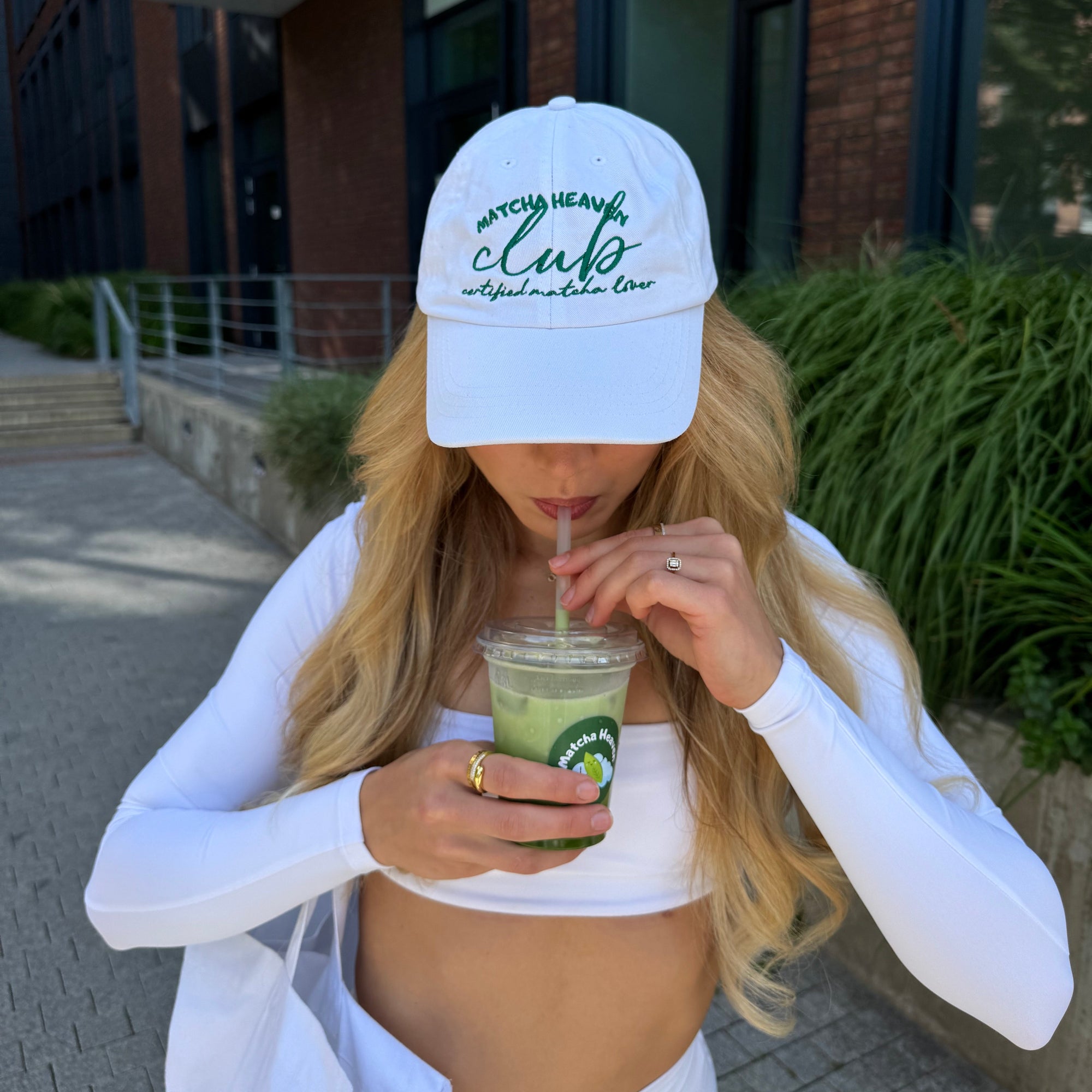 bílá čepice matcha heaven club